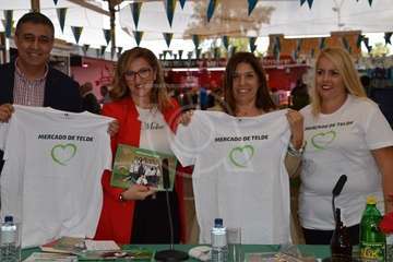 Presentación del calendario solidario 2010 en el Mercado Municipal de Telde (Foto TA)